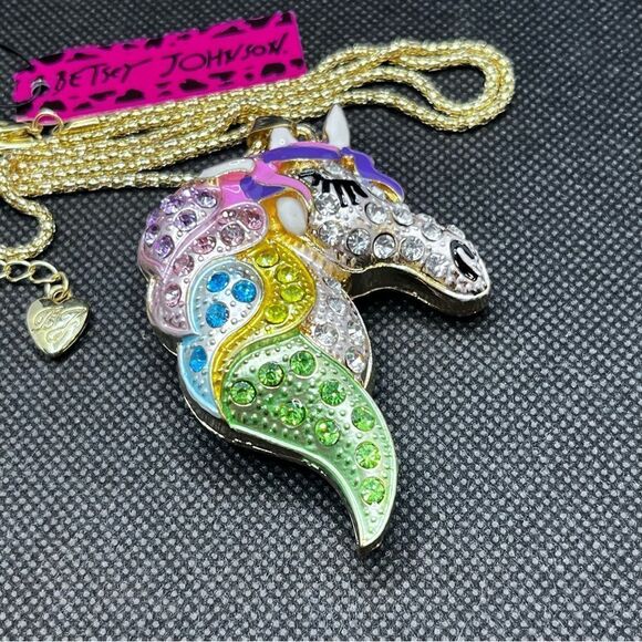 NECKLACE! Betsey Johnson Unicorn of Many Colors/Crystals in all shades! BNWT - Picture 3 of 6